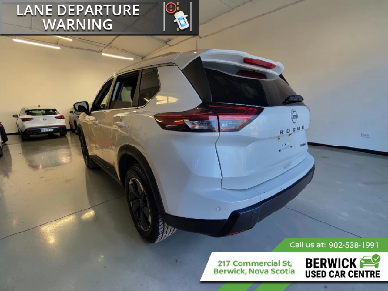 2024 Nissan Rogue SV Moonroof Main Image