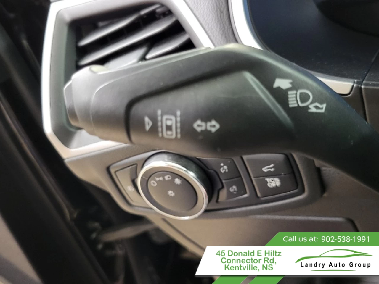 2021 Ford Edge SEL Main Image