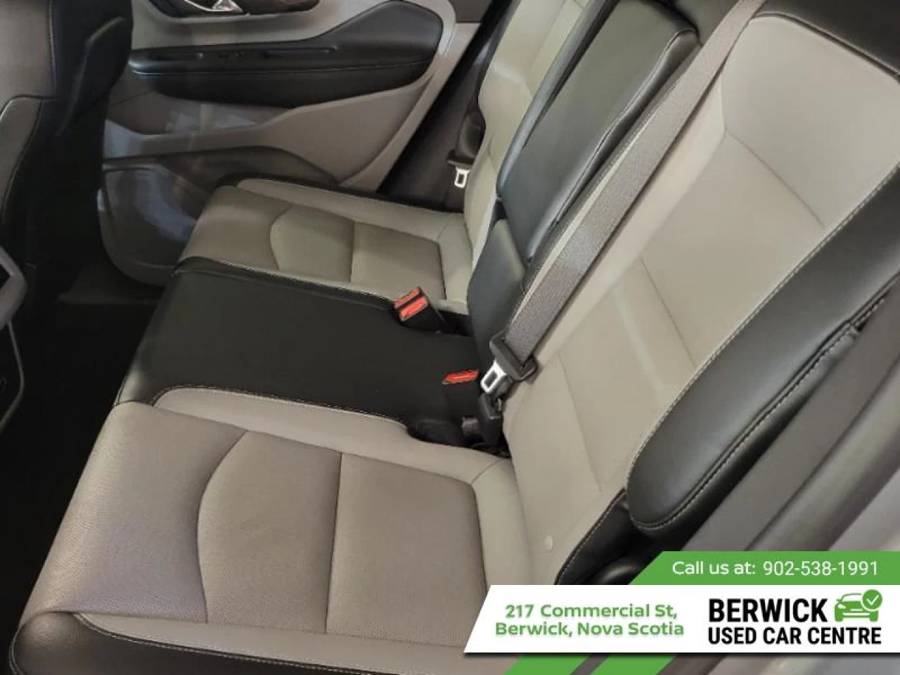 2023 GMC Terrain SLT Main Image
