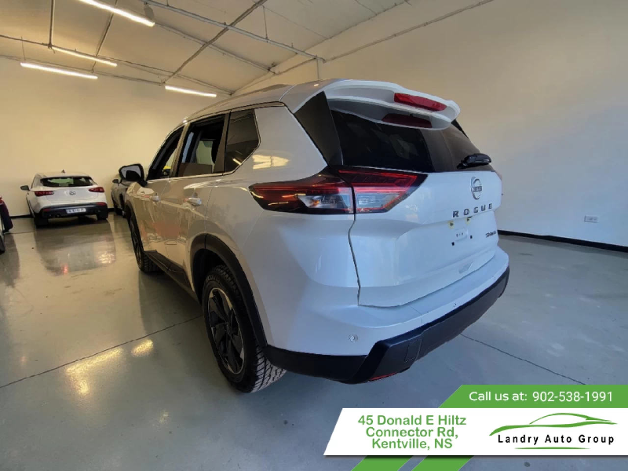 2024 Nissan Rogue SV Moonroof Main Image