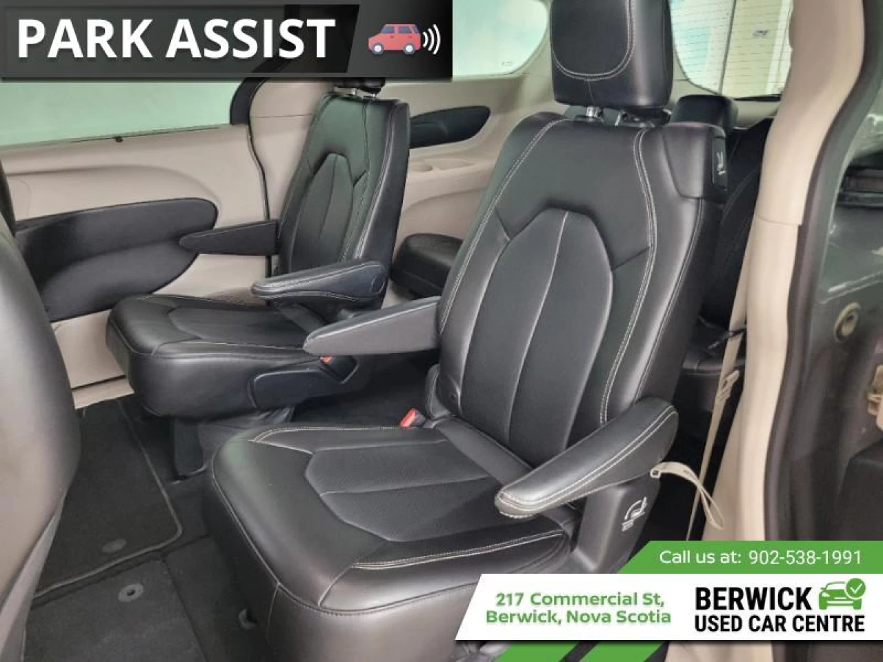 2023 Chrysler Pacifica Touring L Main Image