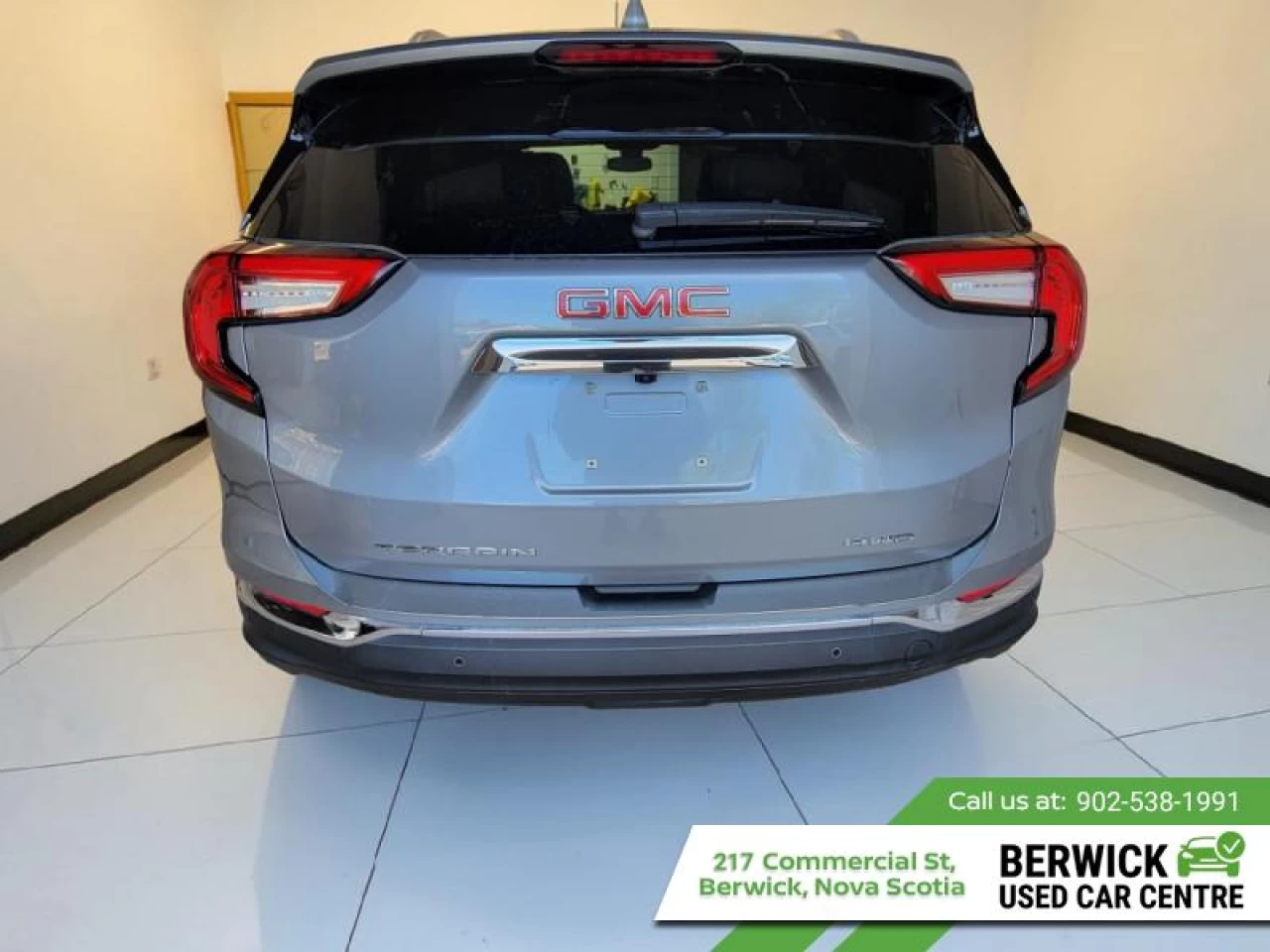 2023 GMC Terrain SLT Main Image