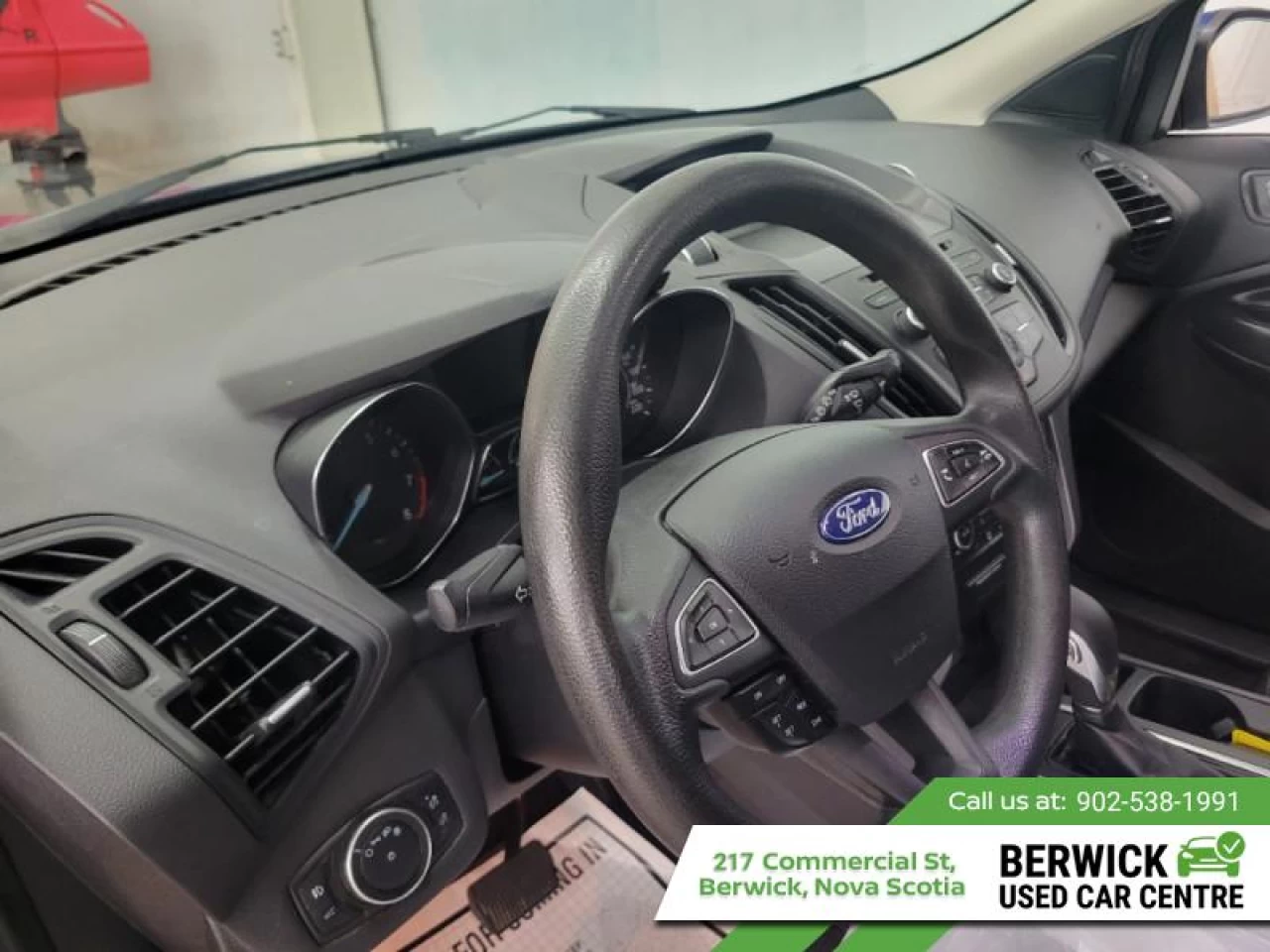 2018 Ford Escape SE Main Image