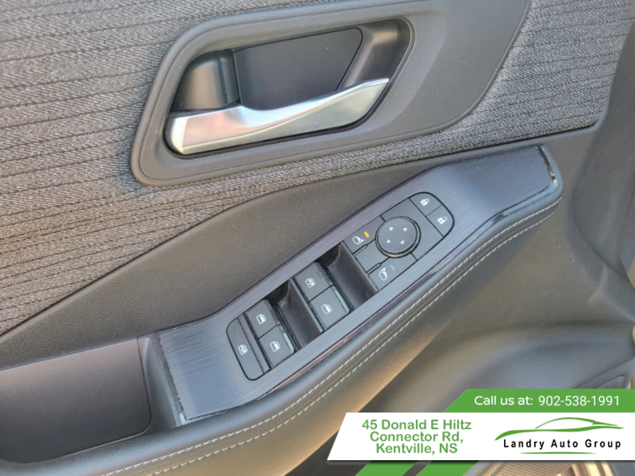 2023 Nissan Rogue SV Moonroof Main Image