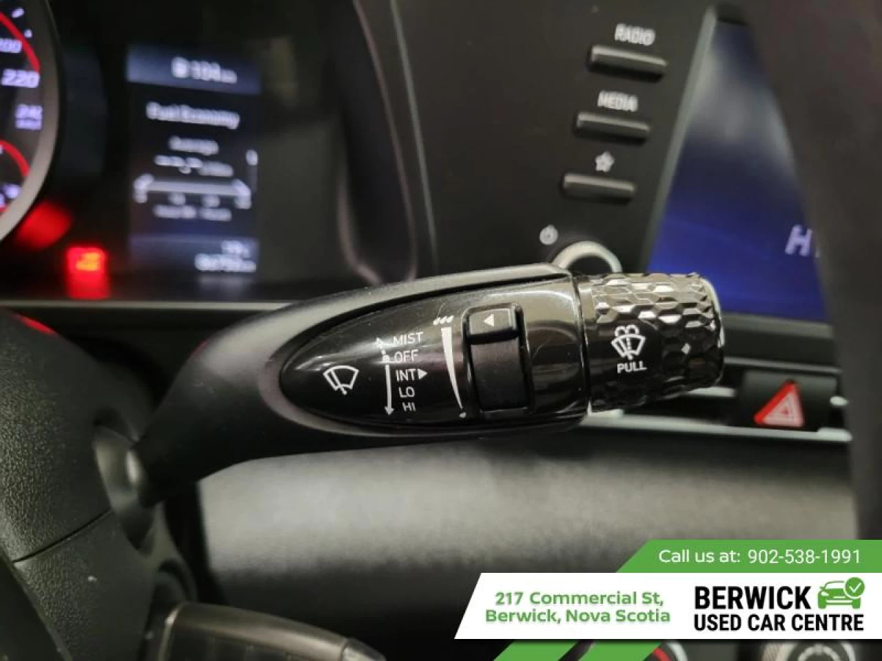 2021 Hyundai Elantra Essential Manual Main Image