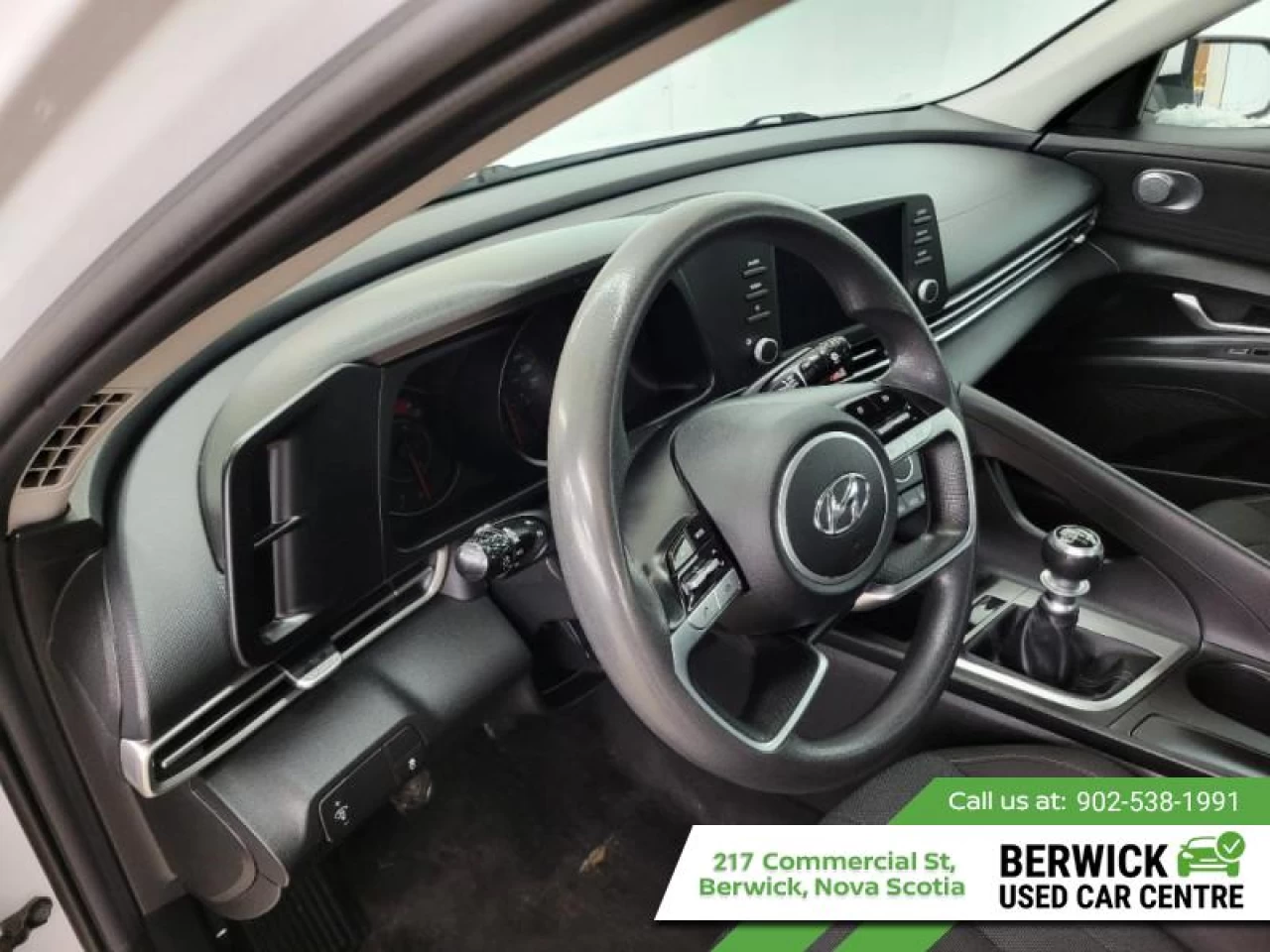 2021 Hyundai Elantra Essential Manual Main Image