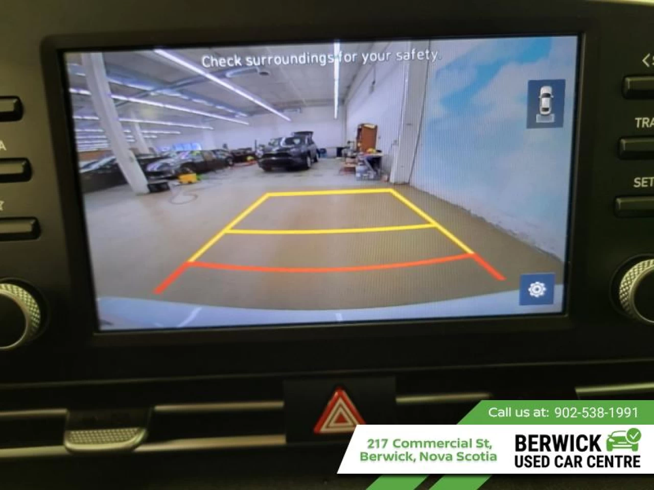 2021 Hyundai Elantra Essential Manual Main Image