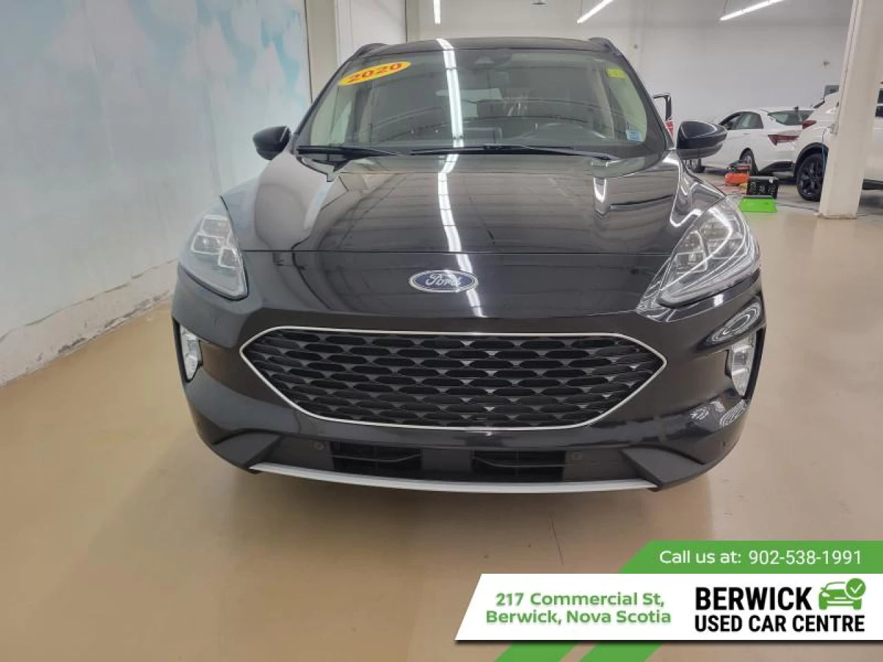 2020 Ford Escape Titanium Hybrid 4WD Main Image