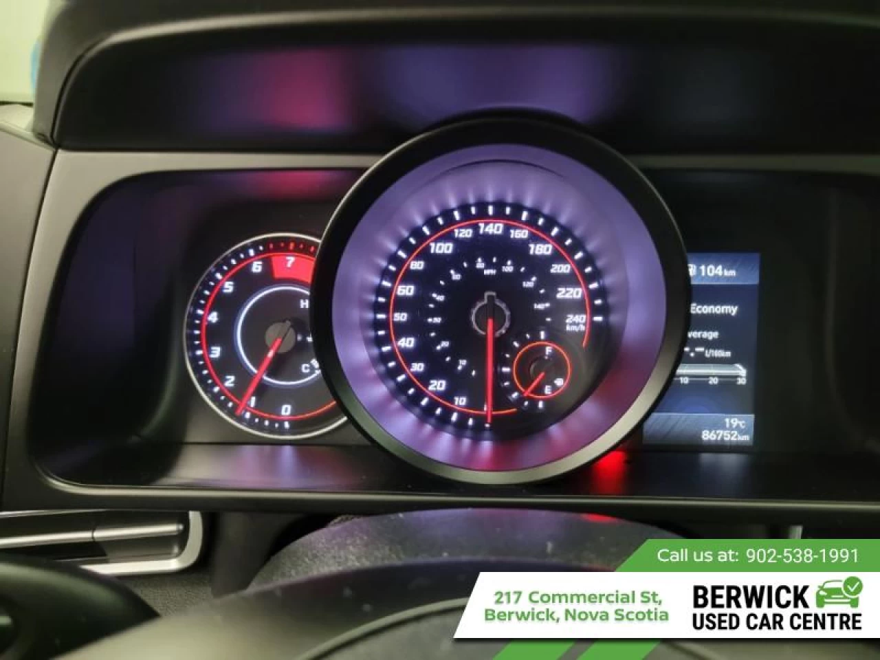 2021 Hyundai Elantra Essential Manual Main Image