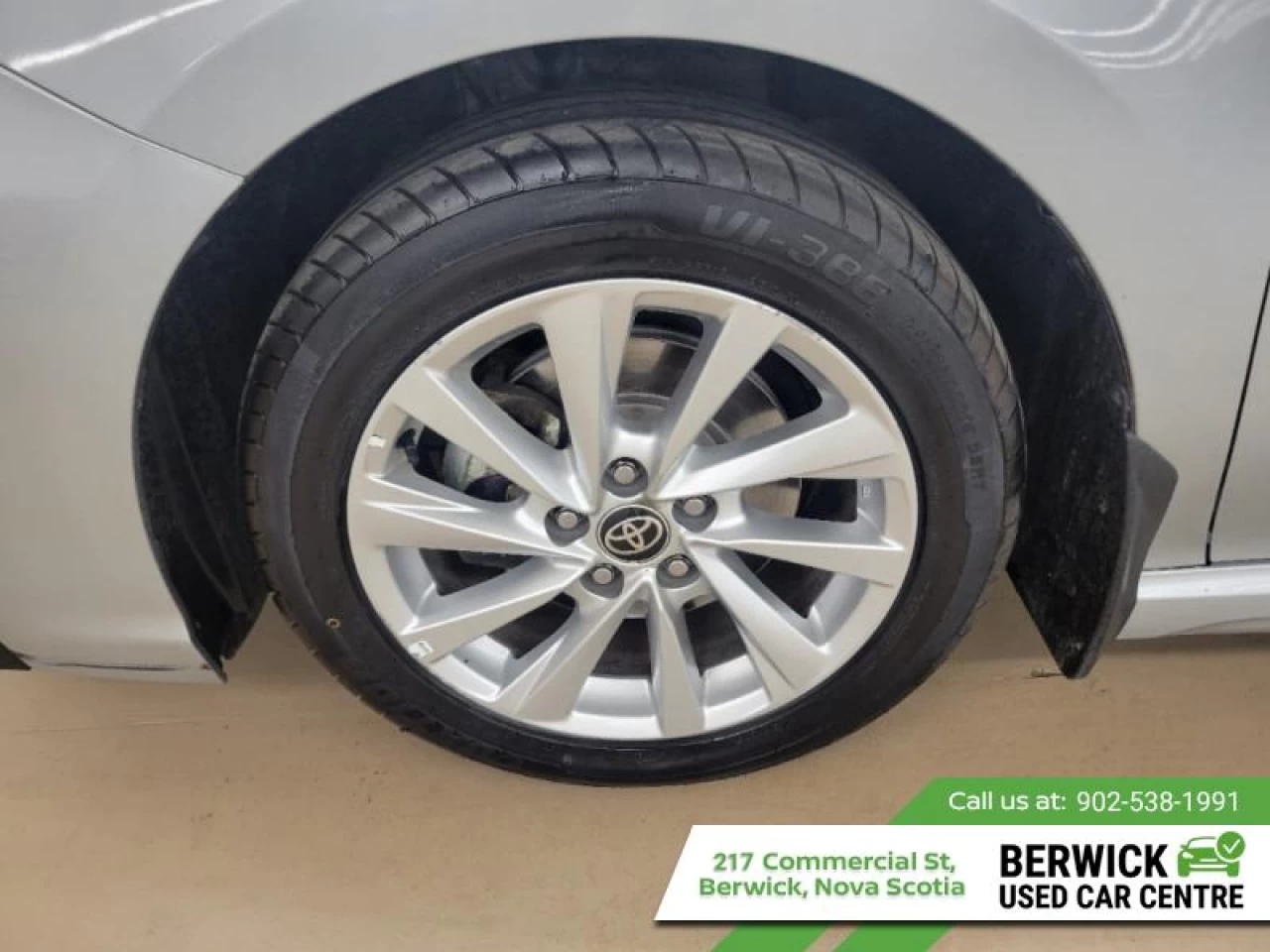 2023 Toyota Camry SE Main Image