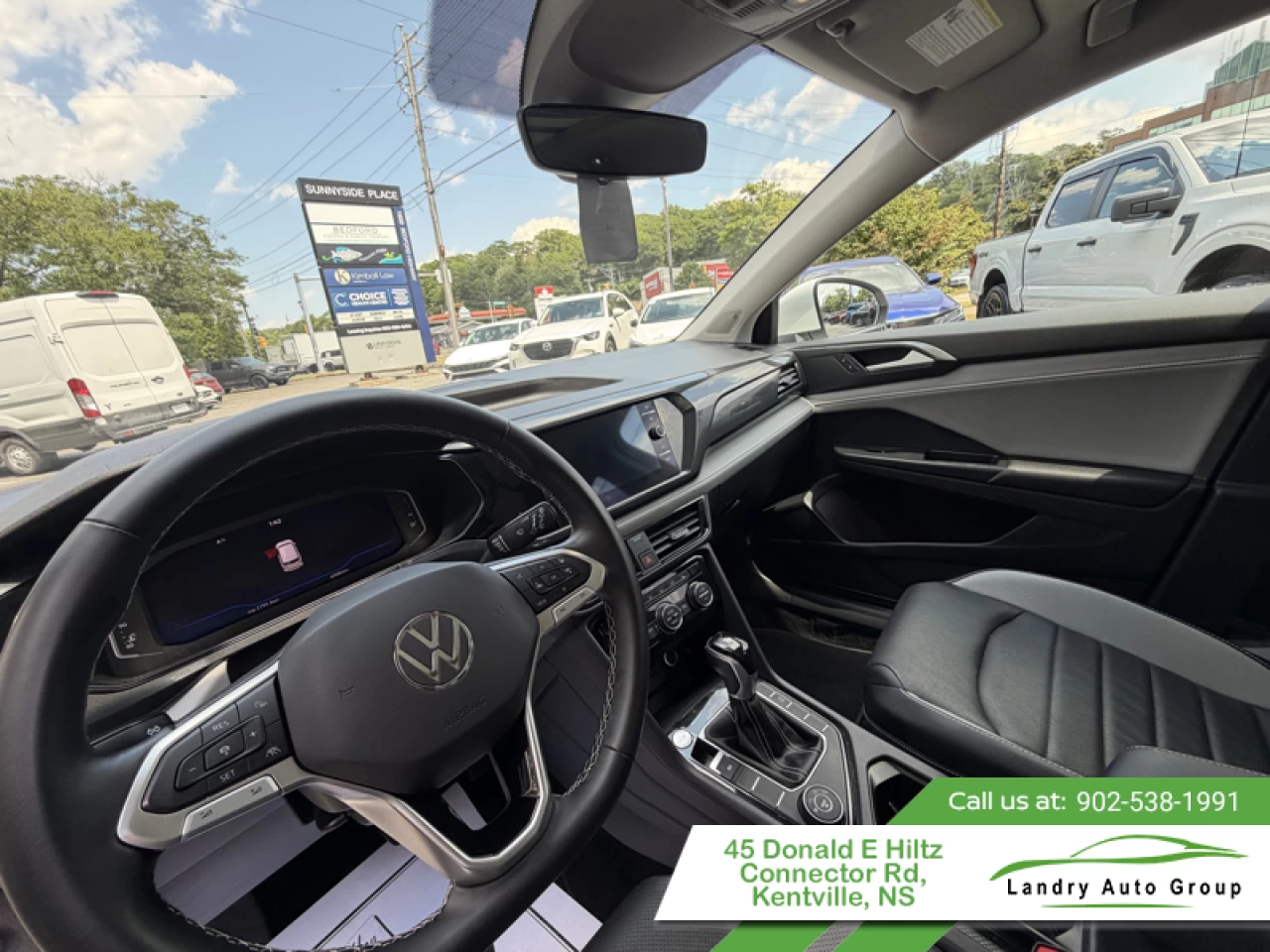 2022 Volkswagen Taos Highline 4MOTION Main Image