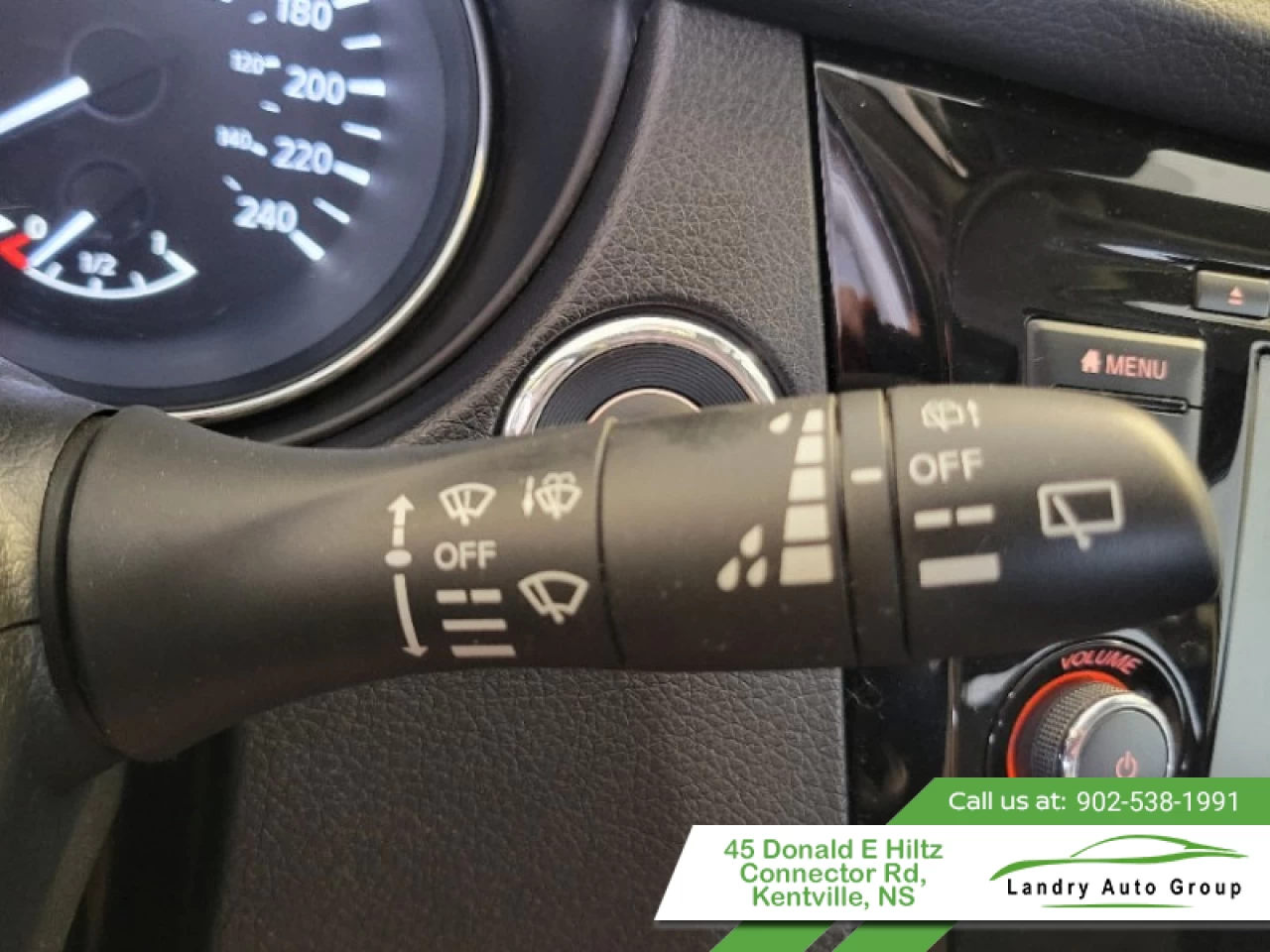 2023 Nissan Qashqai SV AWD Main Image