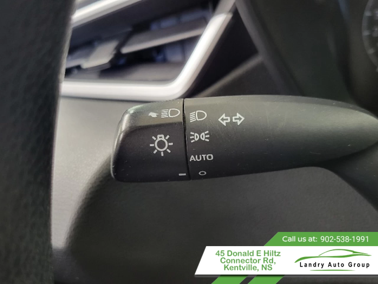 2021 Toyota Corolla LE CVT Main Image