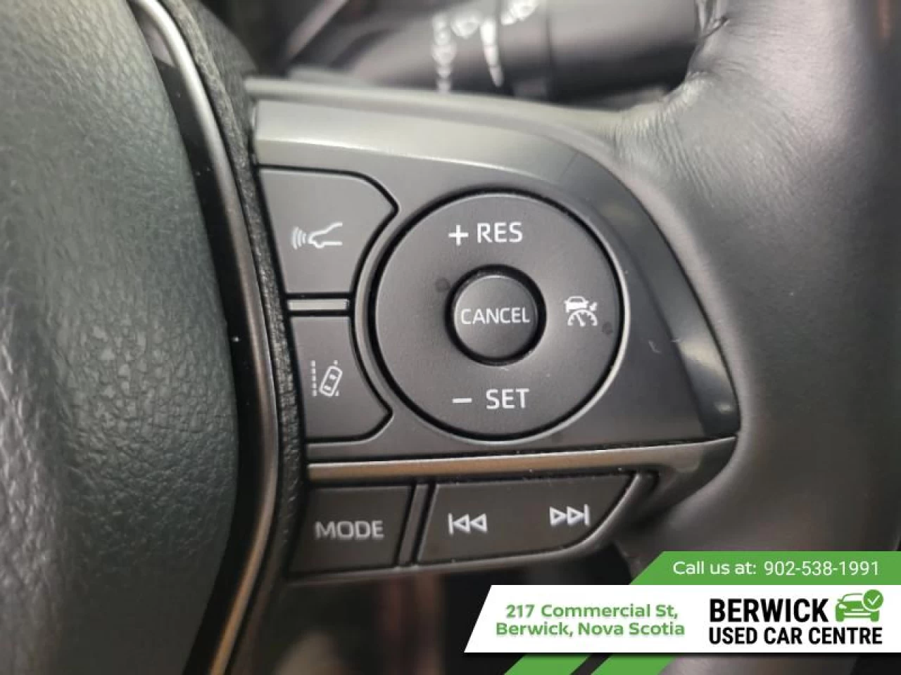 2023 Toyota Camry SE Main Image