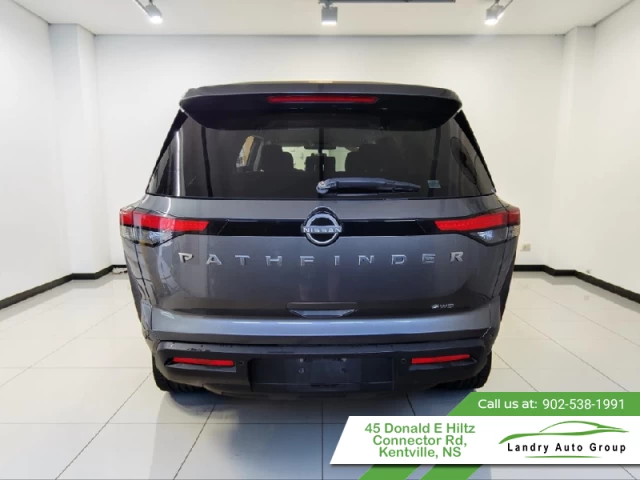 Nissan Pathfinder S 2022