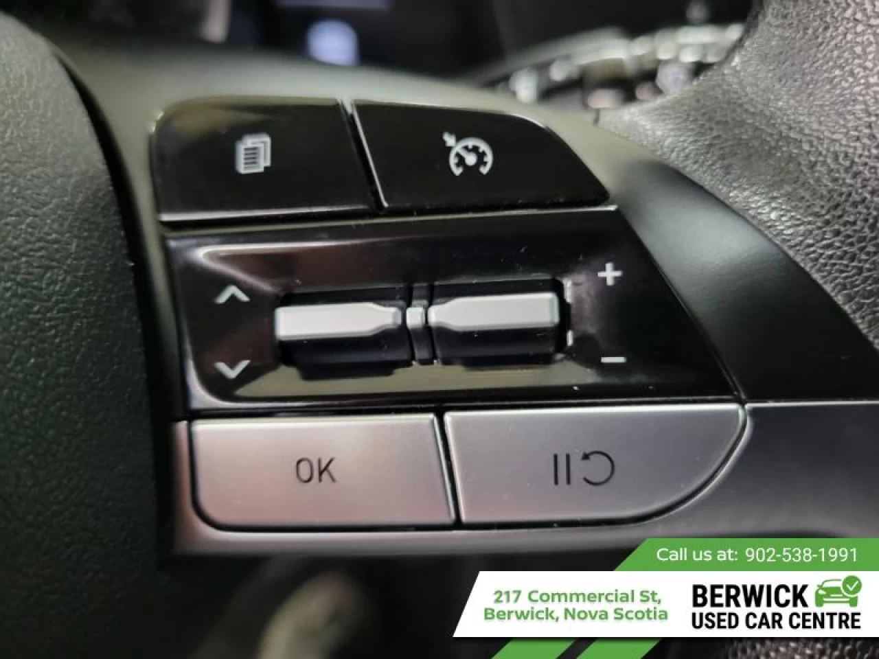 2021 Hyundai Elantra Essential Manual Main Image