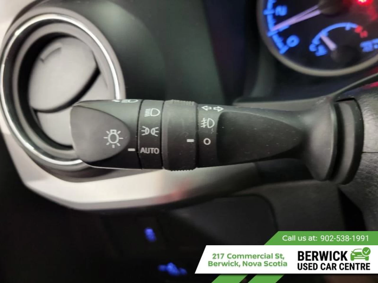 2022 Toyota Tacoma SR5 Main Image