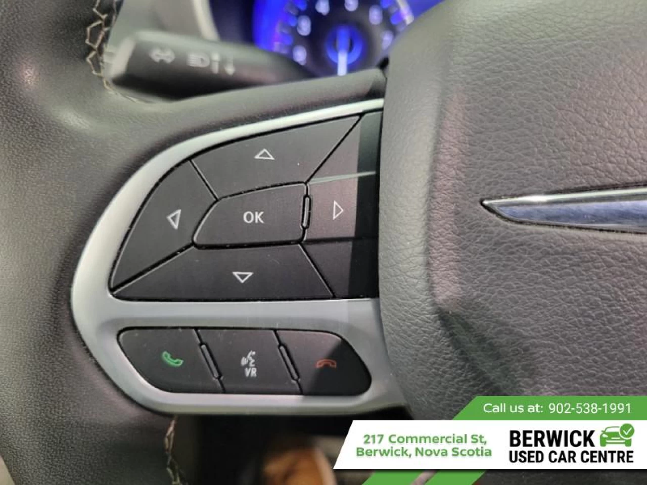 2023 Chrysler Pacifica Touring L Main Image