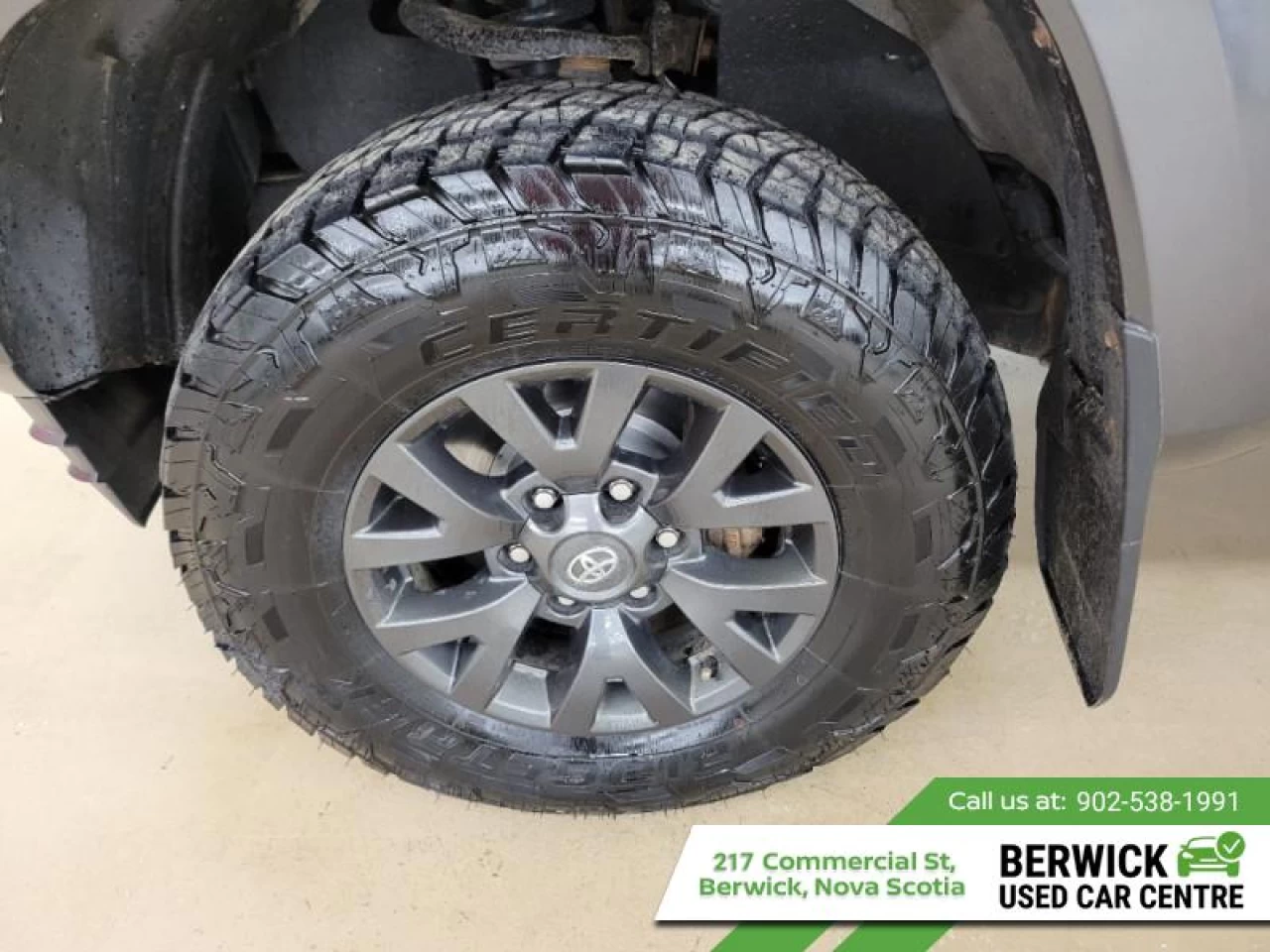 2022 Toyota Tacoma SR5 Main Image