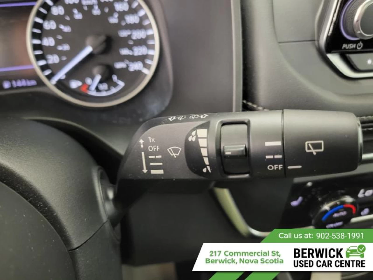 2023 Nissan Rogue SV Moonroof Main Image