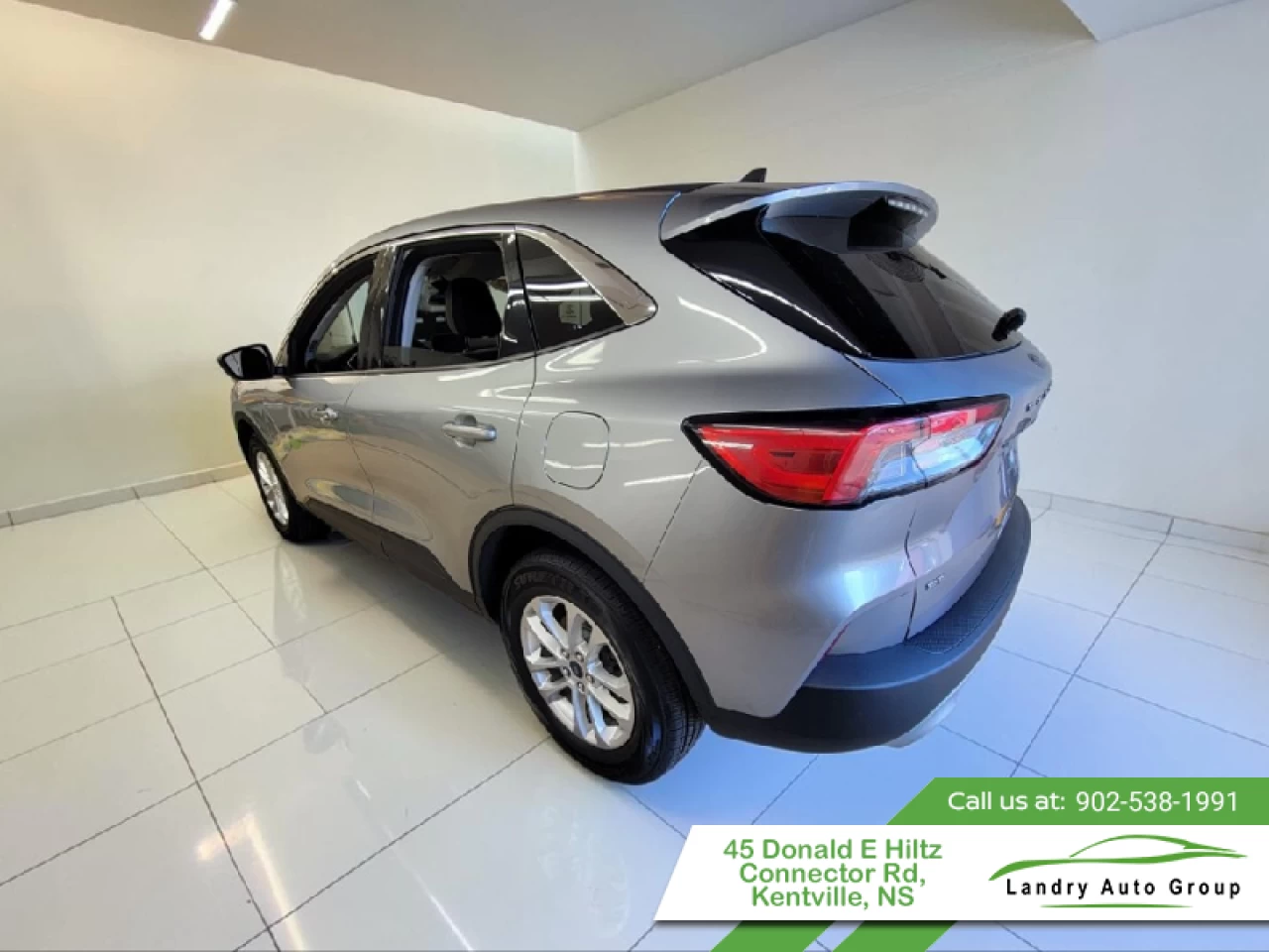 2022 Ford Escape SE Hybrid AWD Main Image