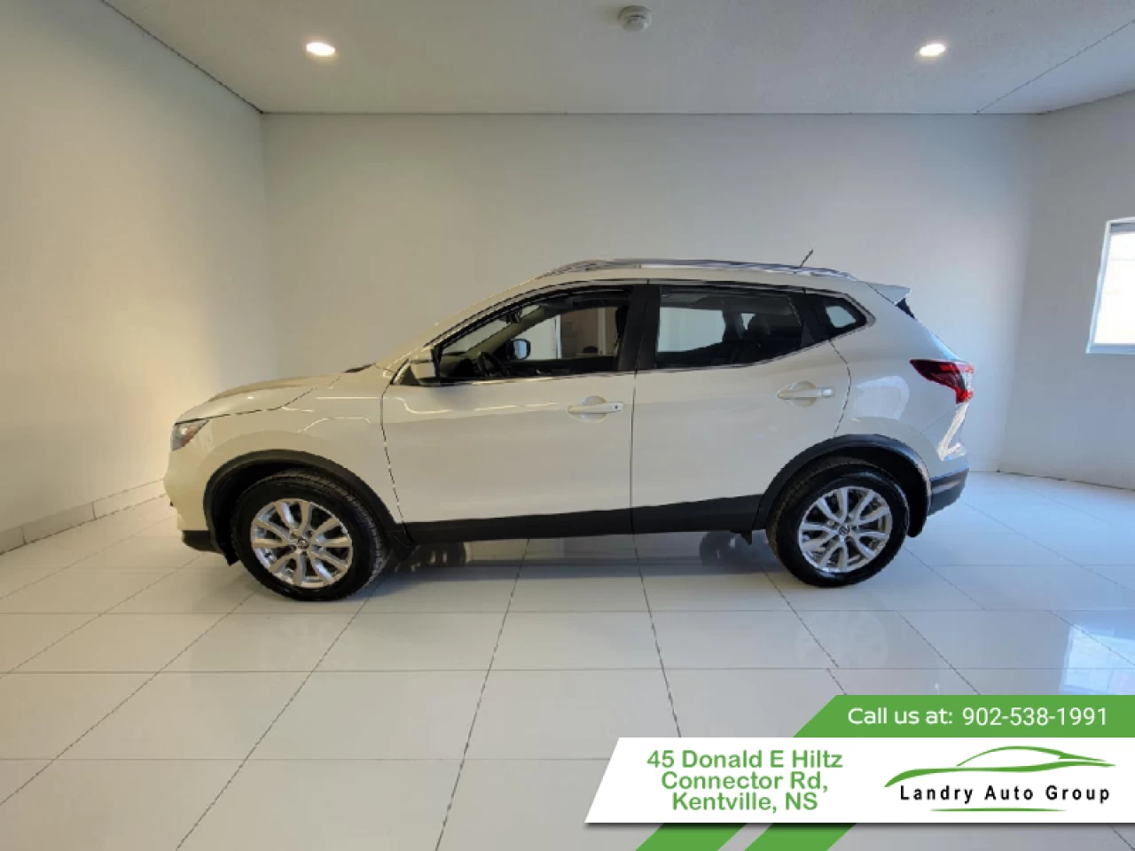 2023 Nissan Qashqai SV AWD Main Image