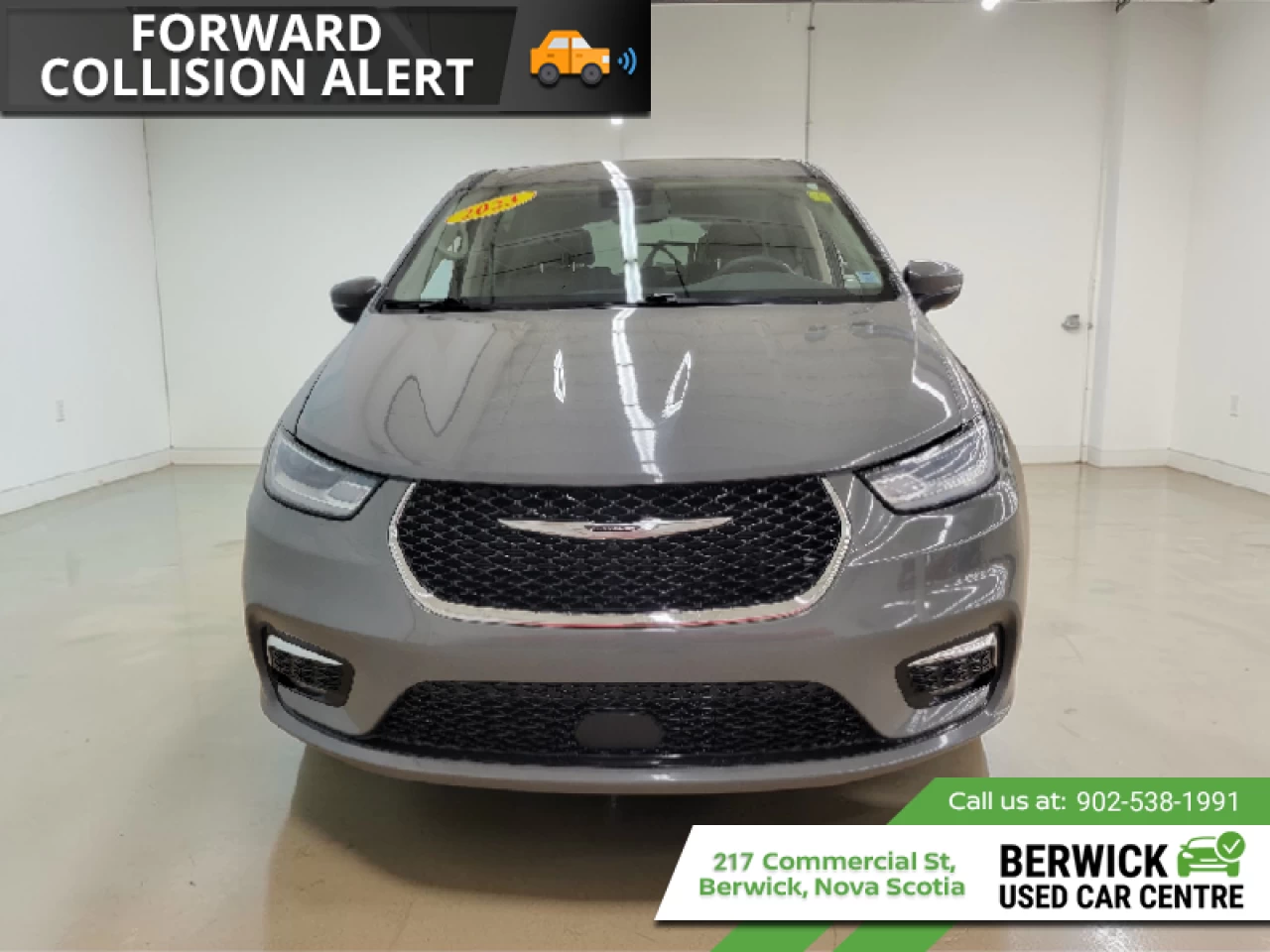 2023 Chrysler Pacifica Touring L Main Image