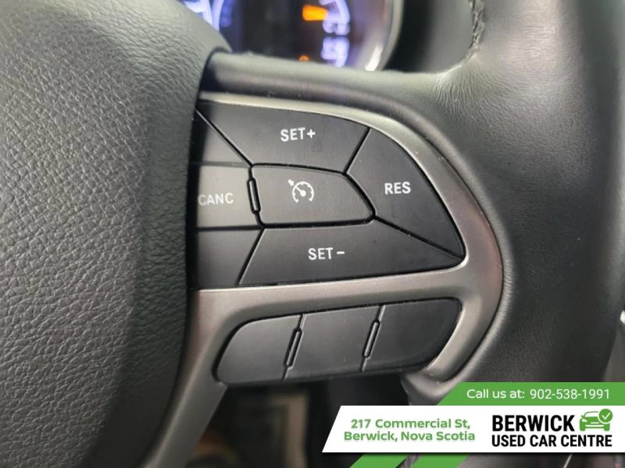 2019 Jeep Grand Cherokee Laredo E Main Image