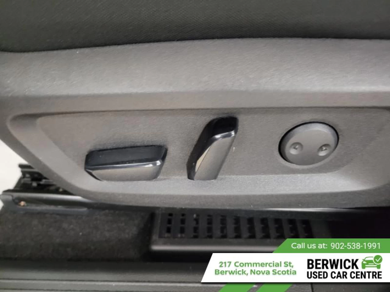 2023 Nissan Rogue SV Moonroof Main Image