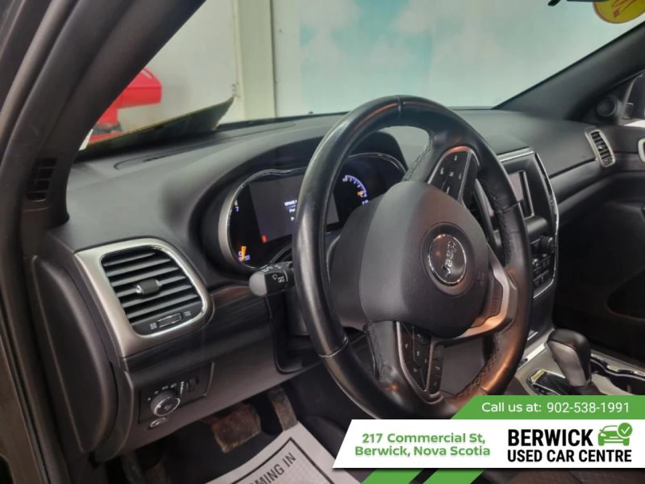 2019 Jeep Grand Cherokee Laredo E Main Image