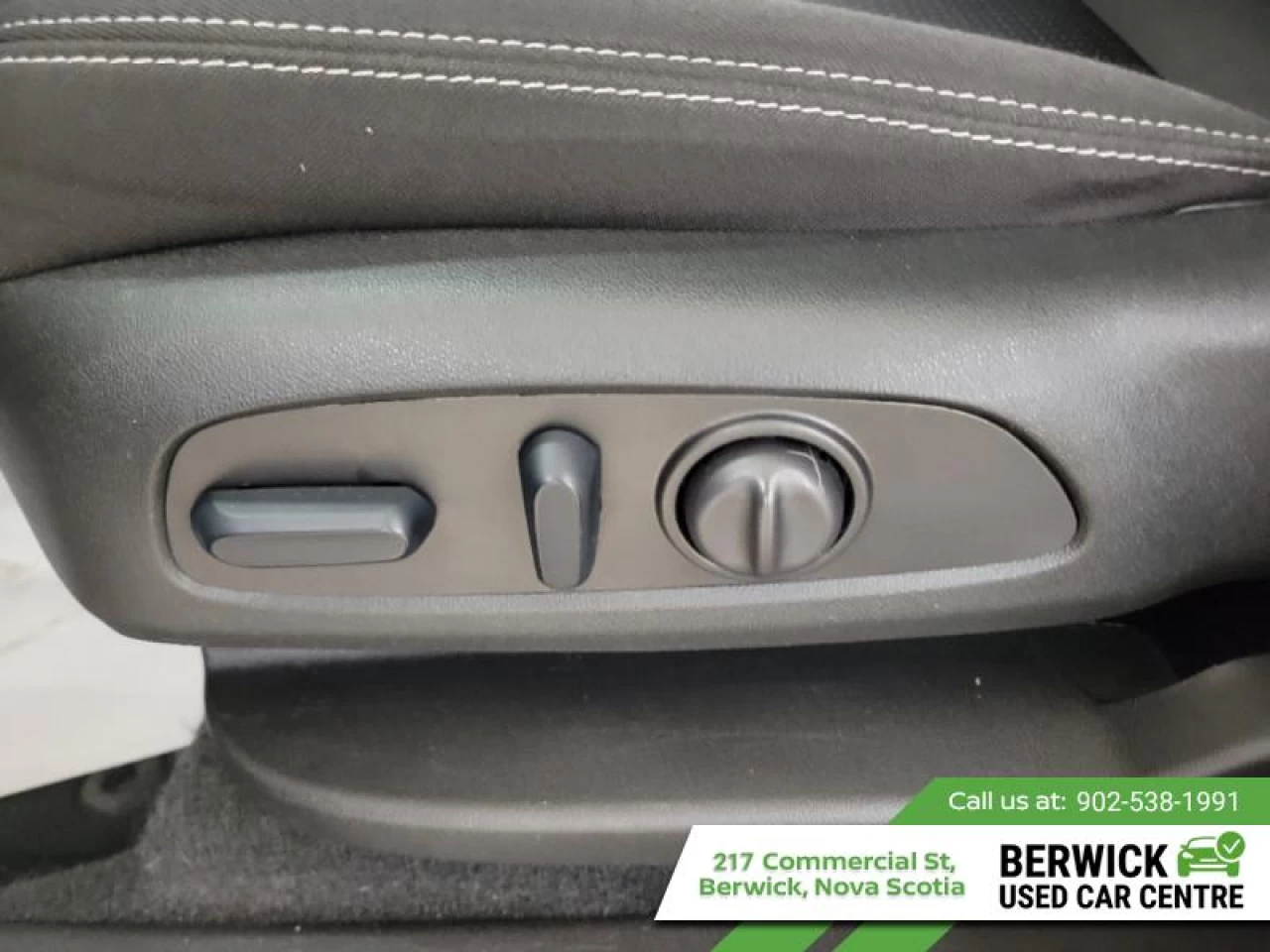 2024 GMC Terrain SLE Main Image