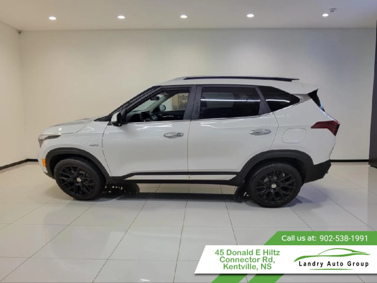 2023 Kia Seltos SX Turbo AWD w/Black Interior Main Image