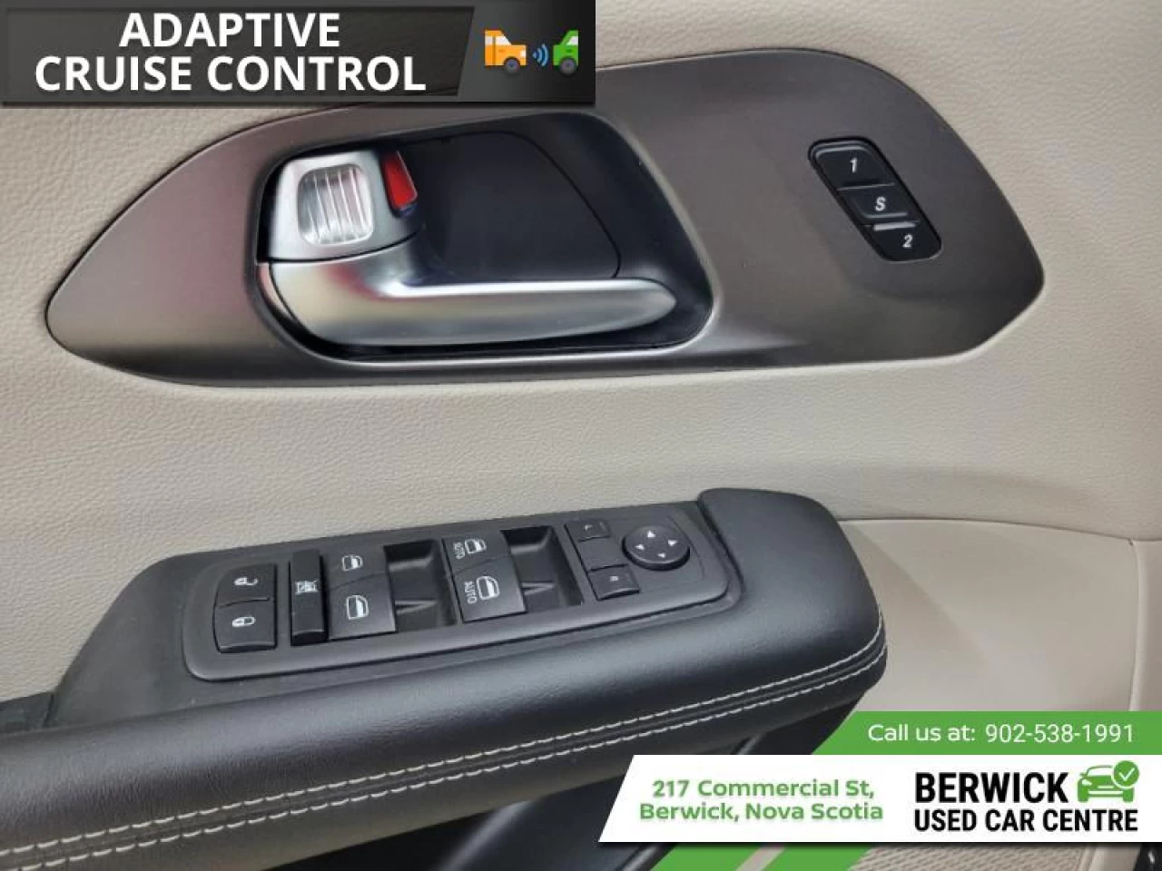 2023 Chrysler Pacifica Touring L Main Image