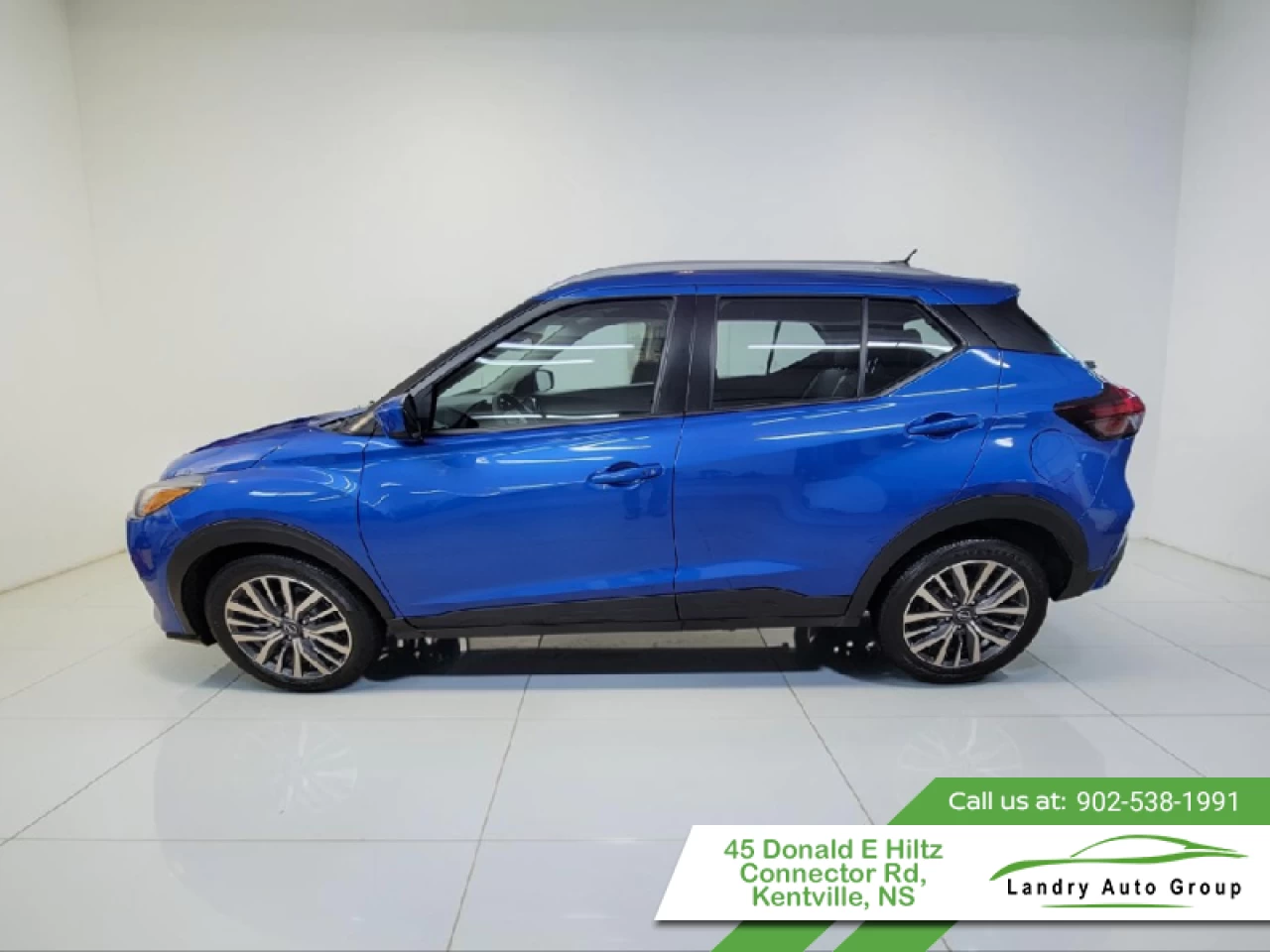 2025 Nissan Kicks Play SV Main Image