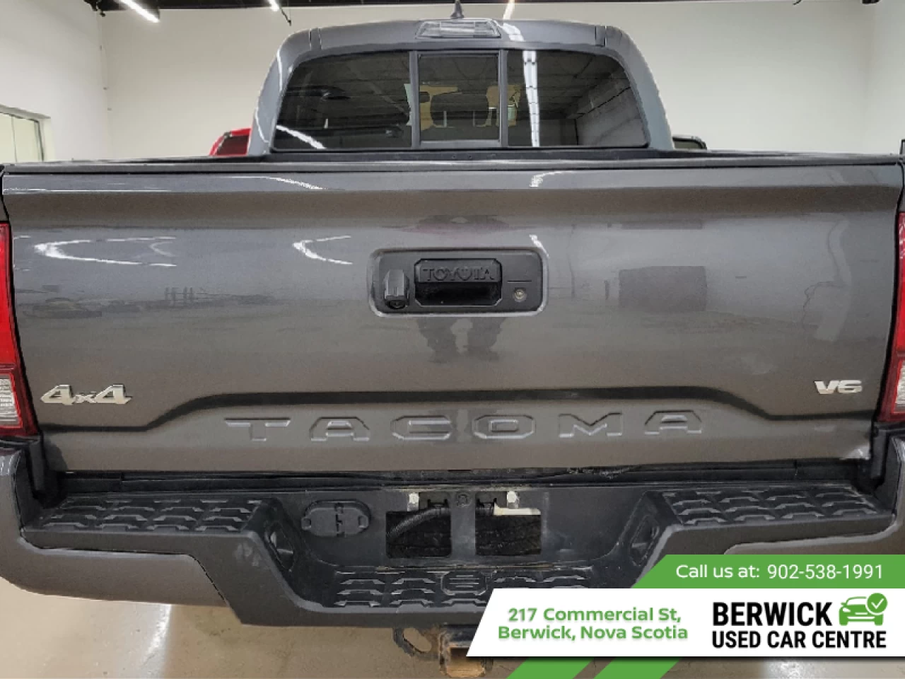 2022 Toyota Tacoma SR5 Main Image