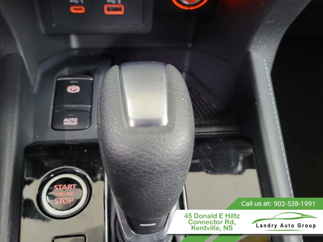 2025 Nissan Kicks Play SV Main Image