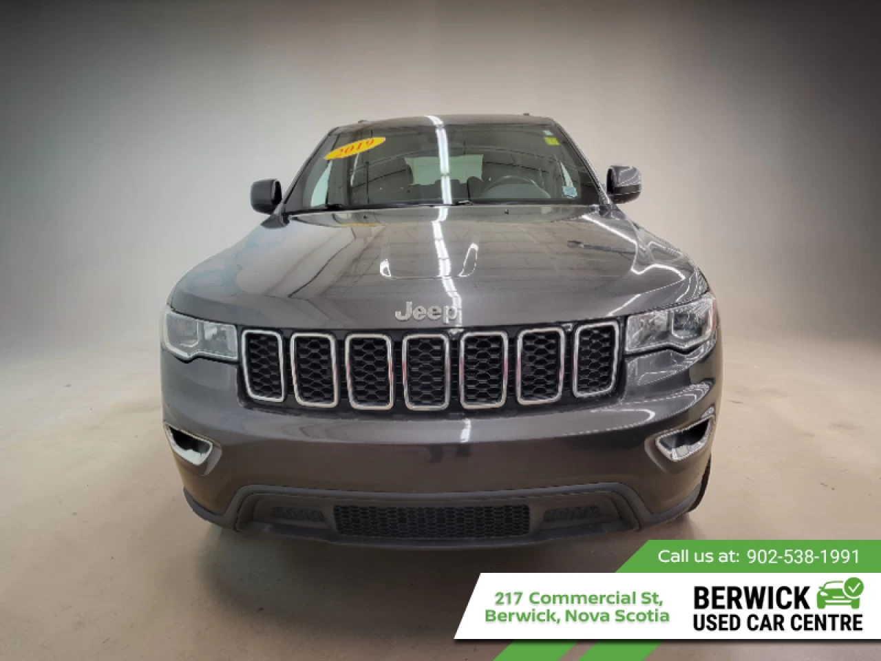 2019 Jeep Grand Cherokee Laredo E Main Image