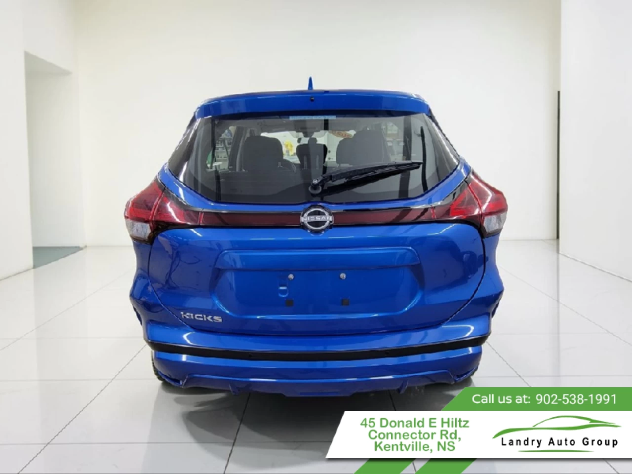 2025 Nissan Kicks Play SV Main Image