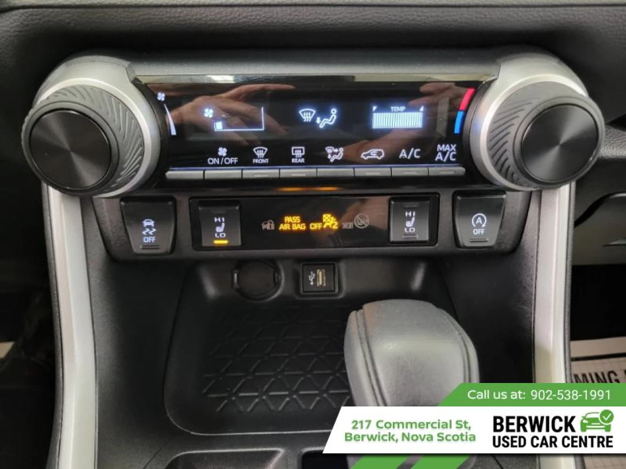 2025 Toyota RAV4 LE Main Image