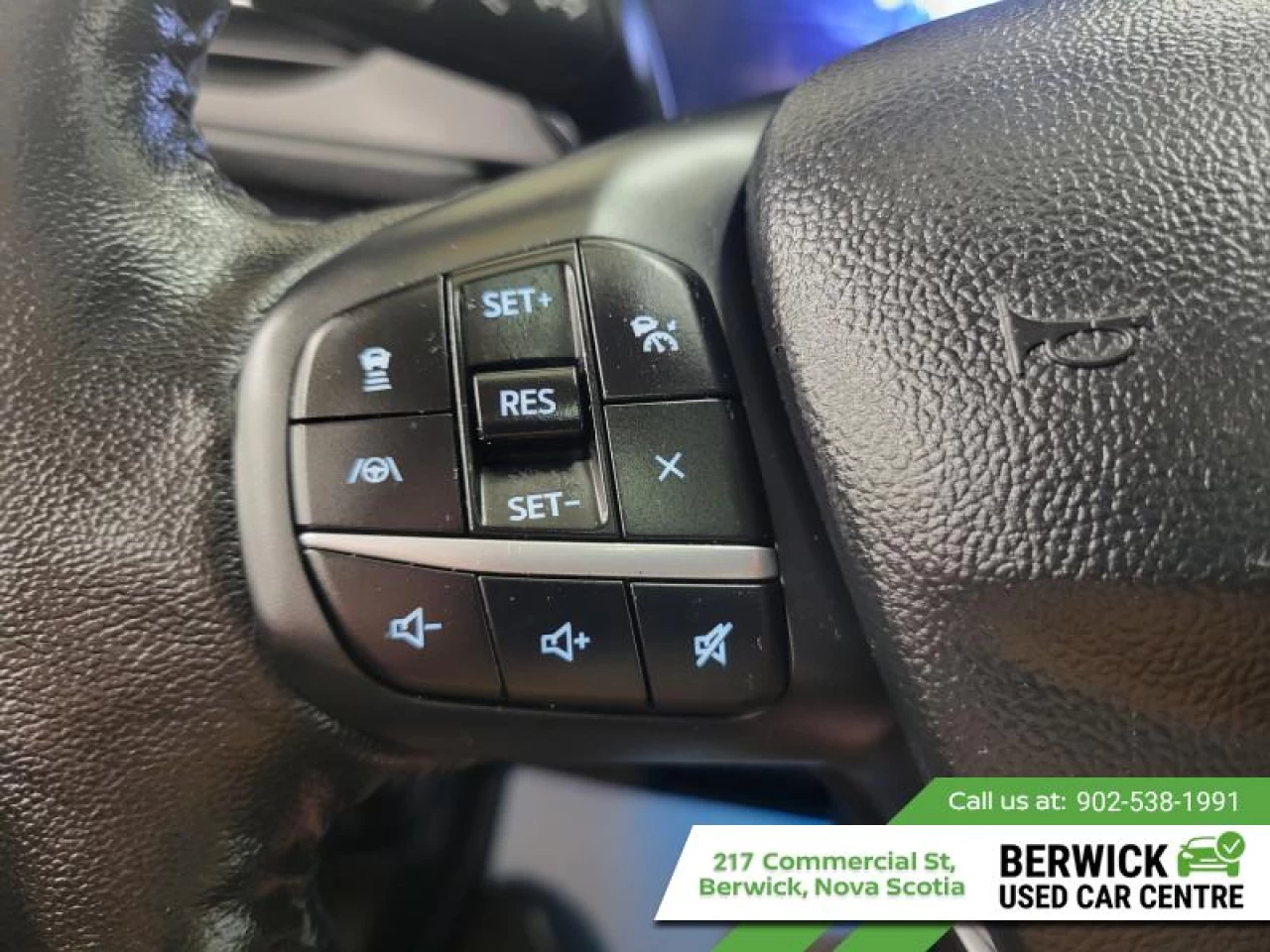 2020 Ford Escape Titanium Hybrid 4WD Main Image