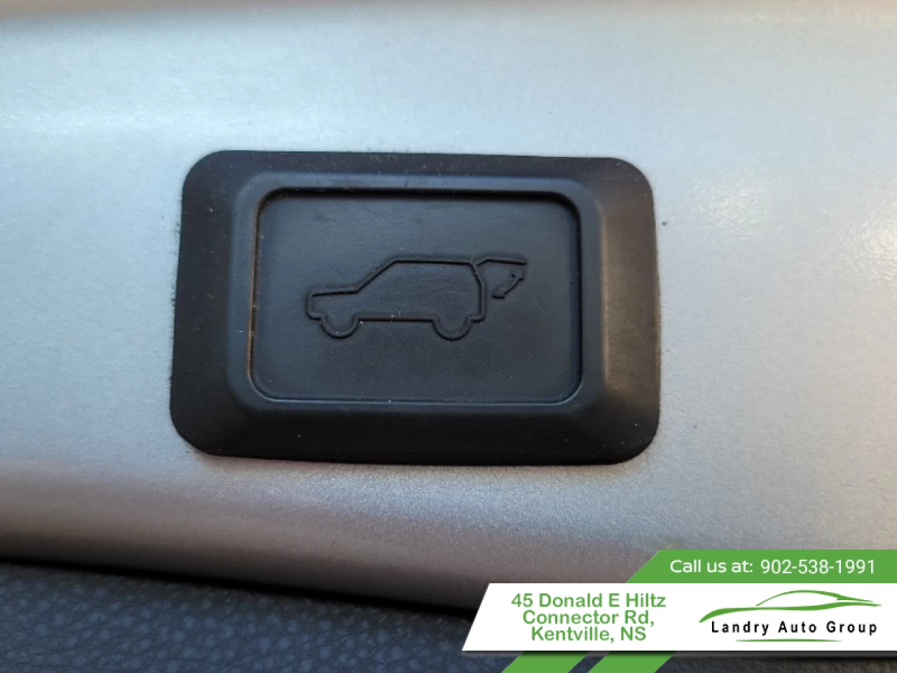 2022 Toyota RAV4 XLE Main Image