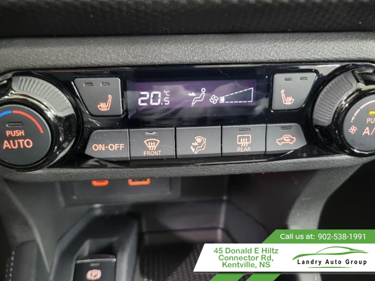2025 Nissan Kicks Play SV Main Image