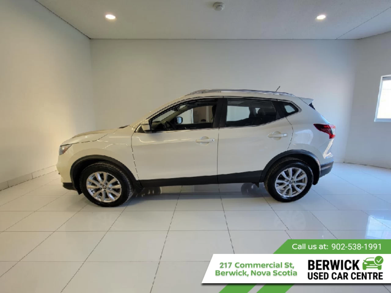 2023 Nissan Qashqai SV AWD Main Image